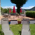 לינה וארוחת בוקר Le Clos Auvergnat 3*