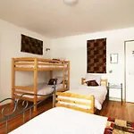 לינה וארוחת בוקר Le Clos Auvergnat 3*