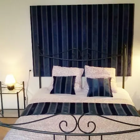 Le Clos Auvergnat Nocleg ze śniadaniem Tauves